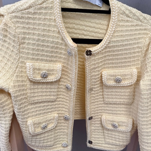 Textured Knit Jacket in Yellow
self-portrait - Picture 6 of 6
